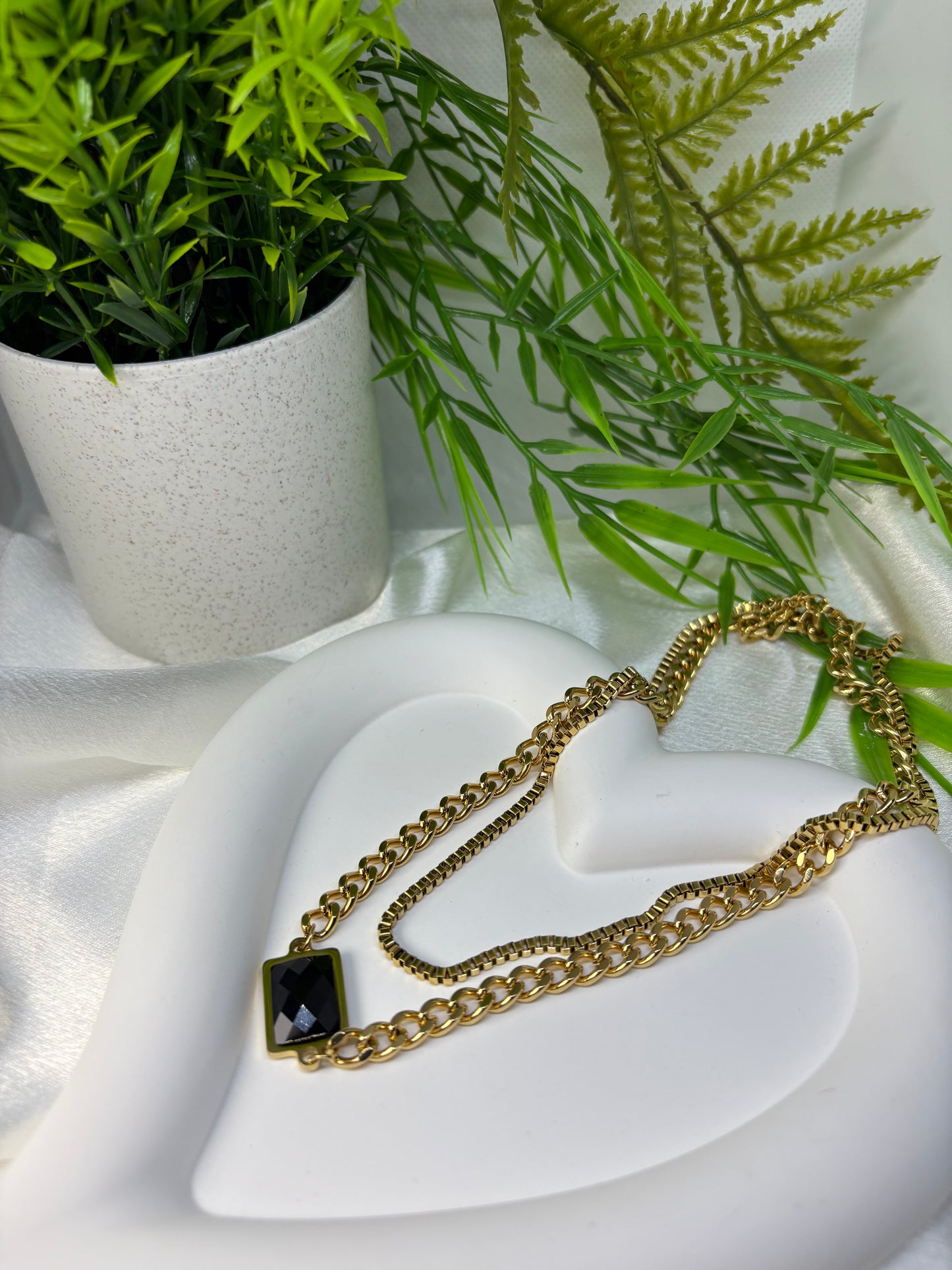Collier Black Two
