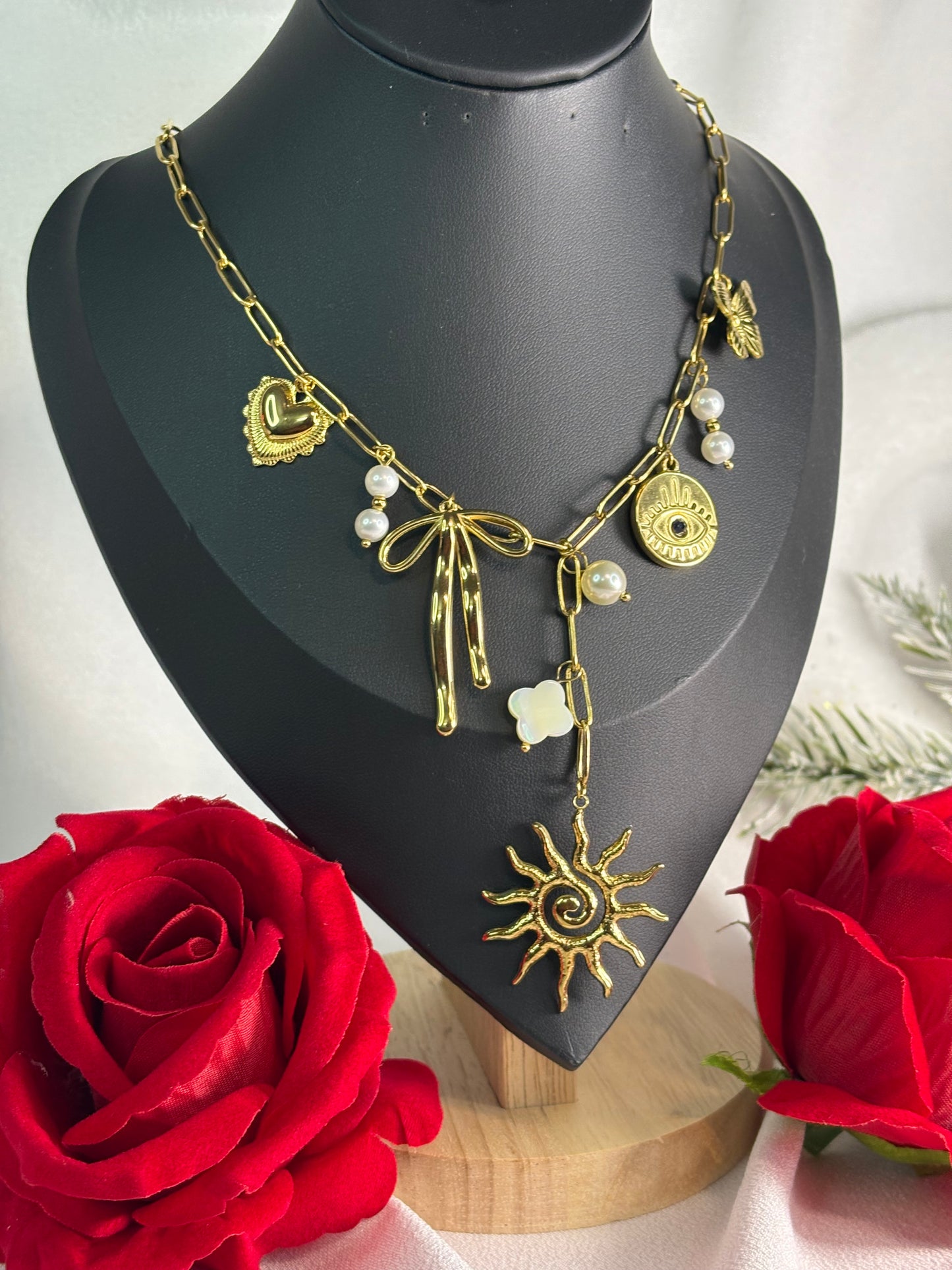 Collier white Sun