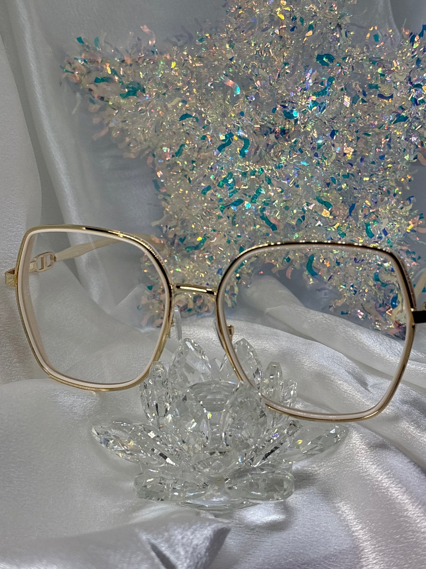 Lunette whitly
