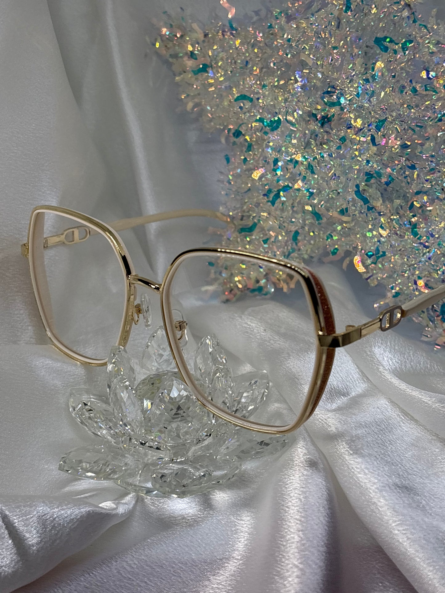Lunette whitly
