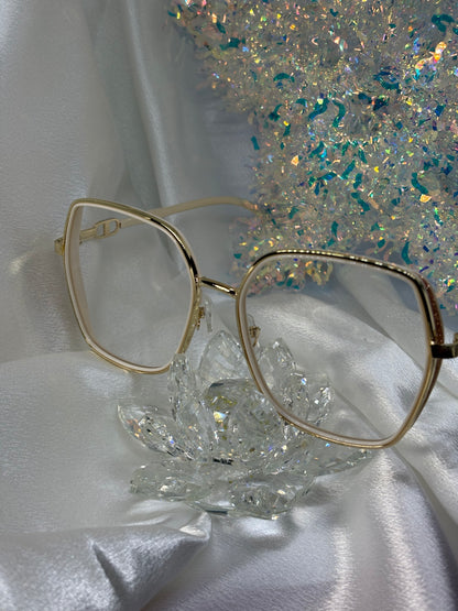 Lunette whitly
