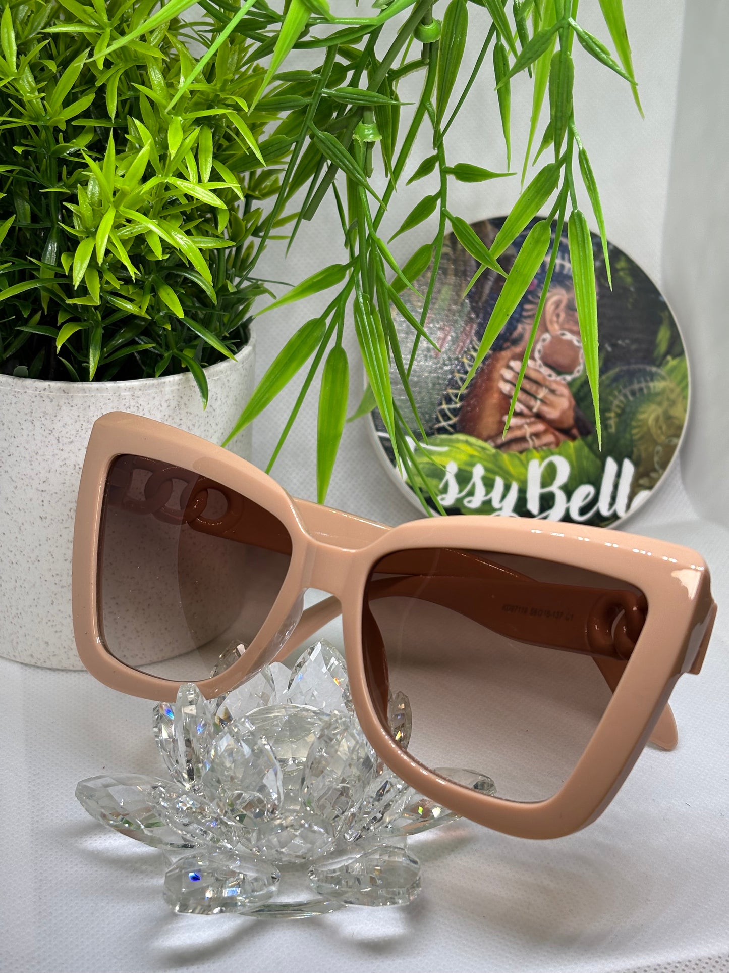 Lunette Sara Nude