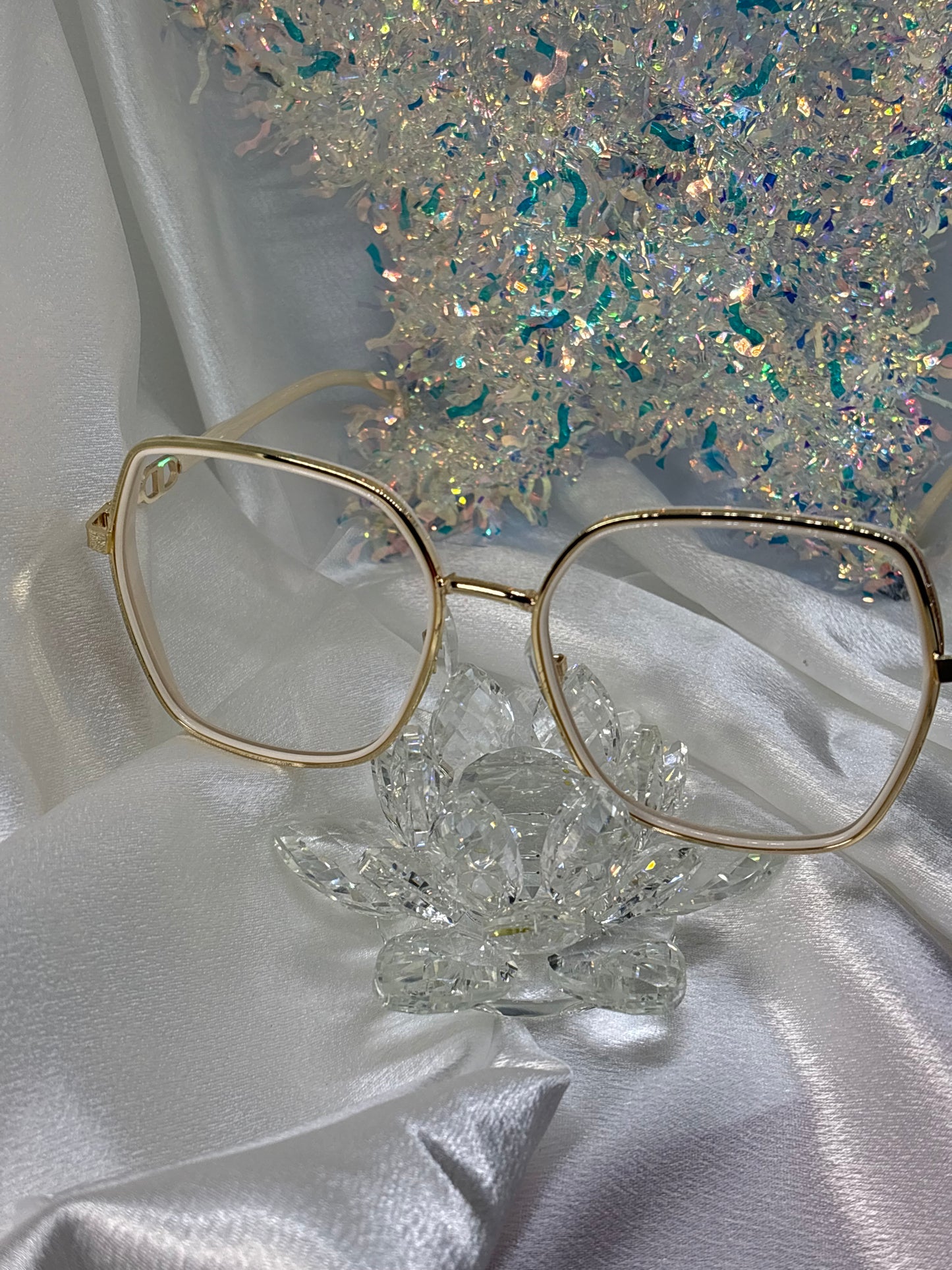Lunette whitly