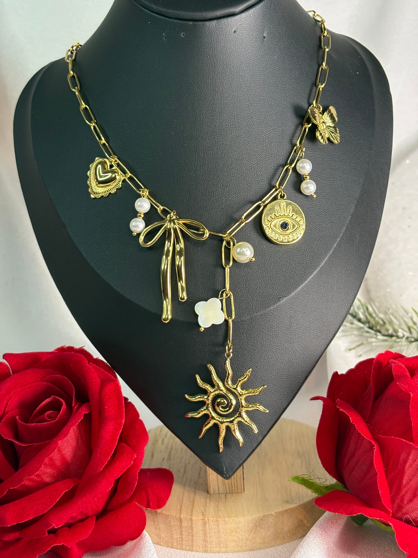 Collier white Sun