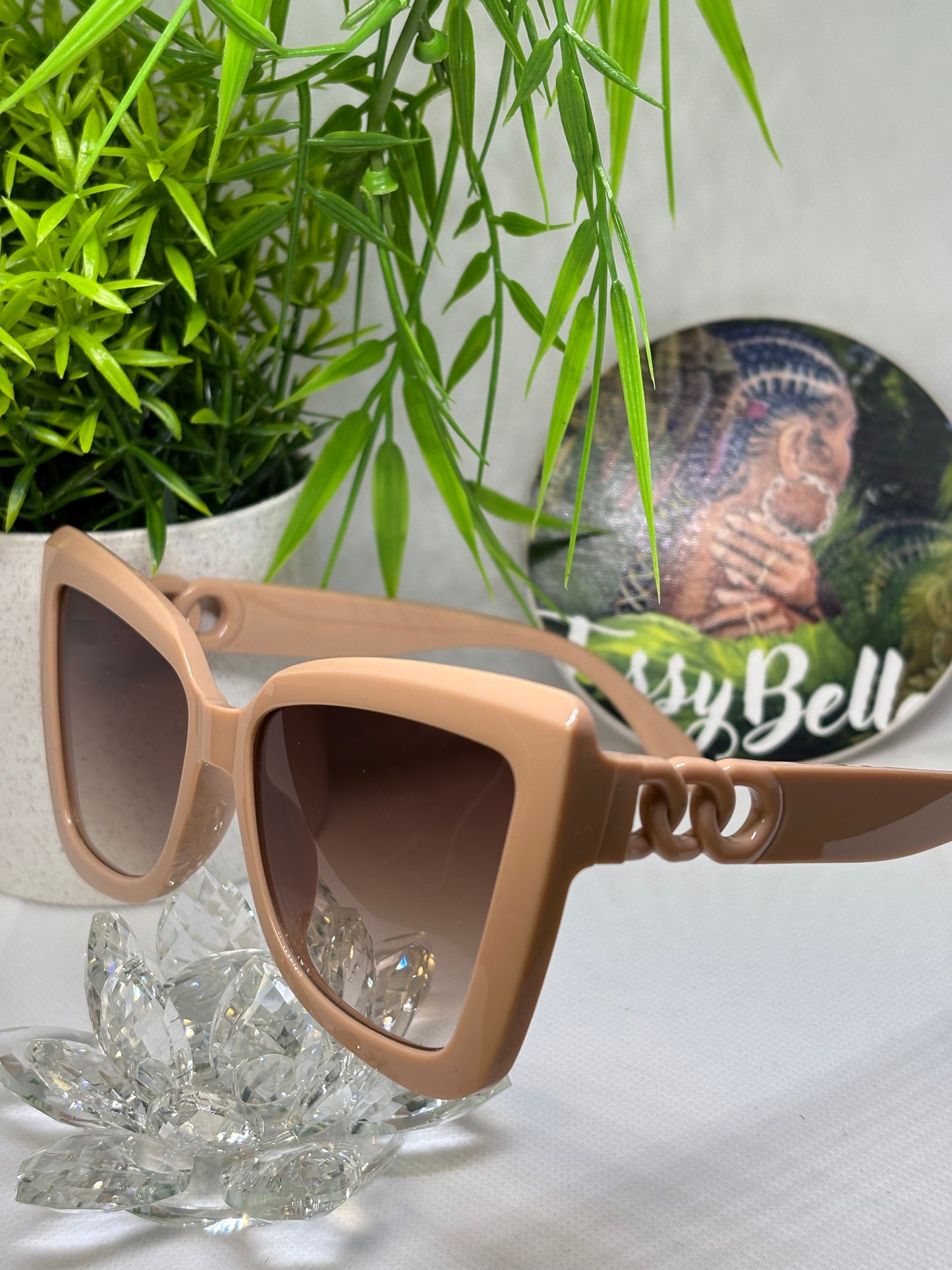 Lunette Sara Nude