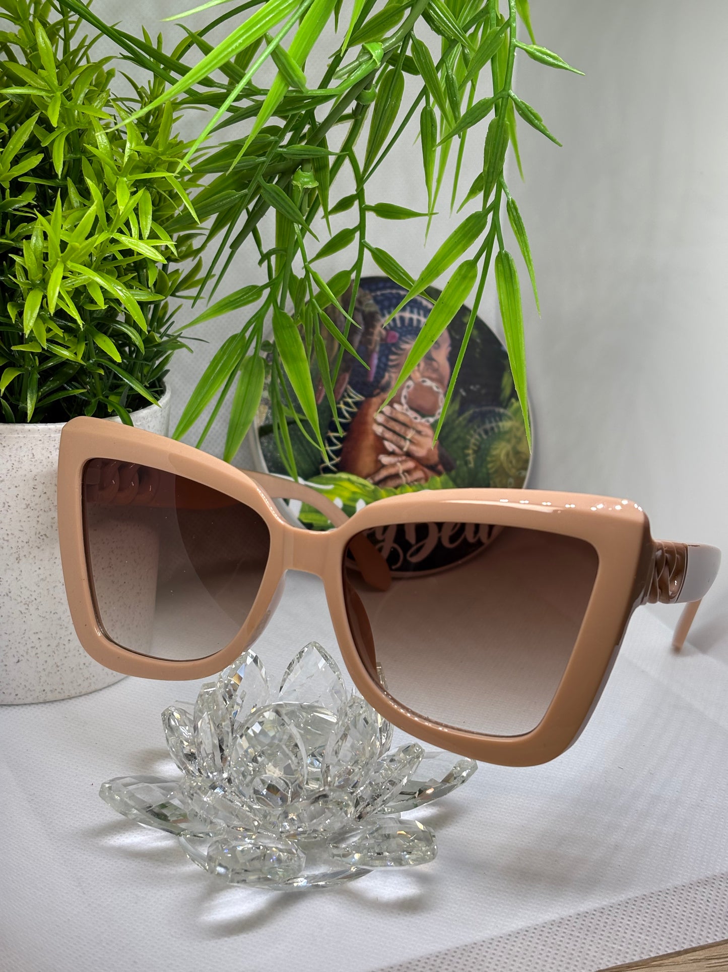 Lunette Sara Nude