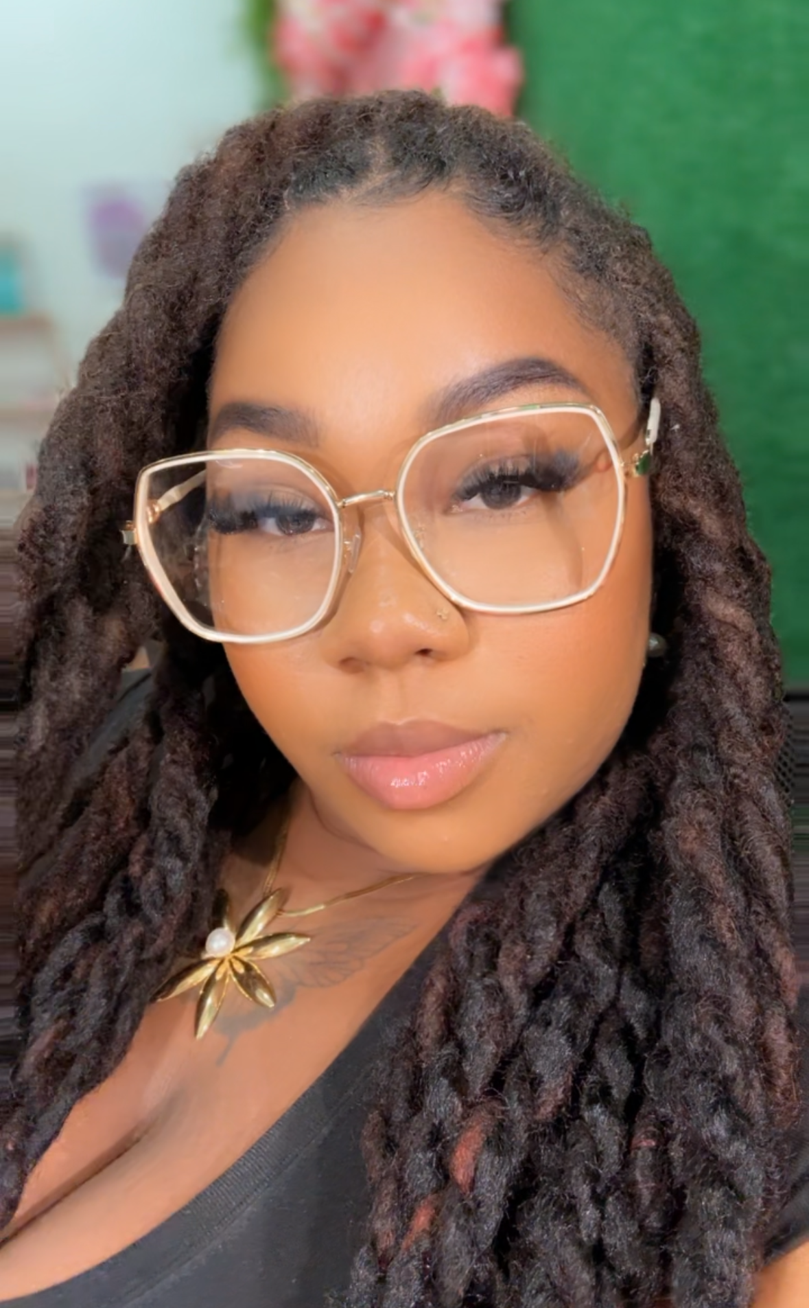 Lunette whitly