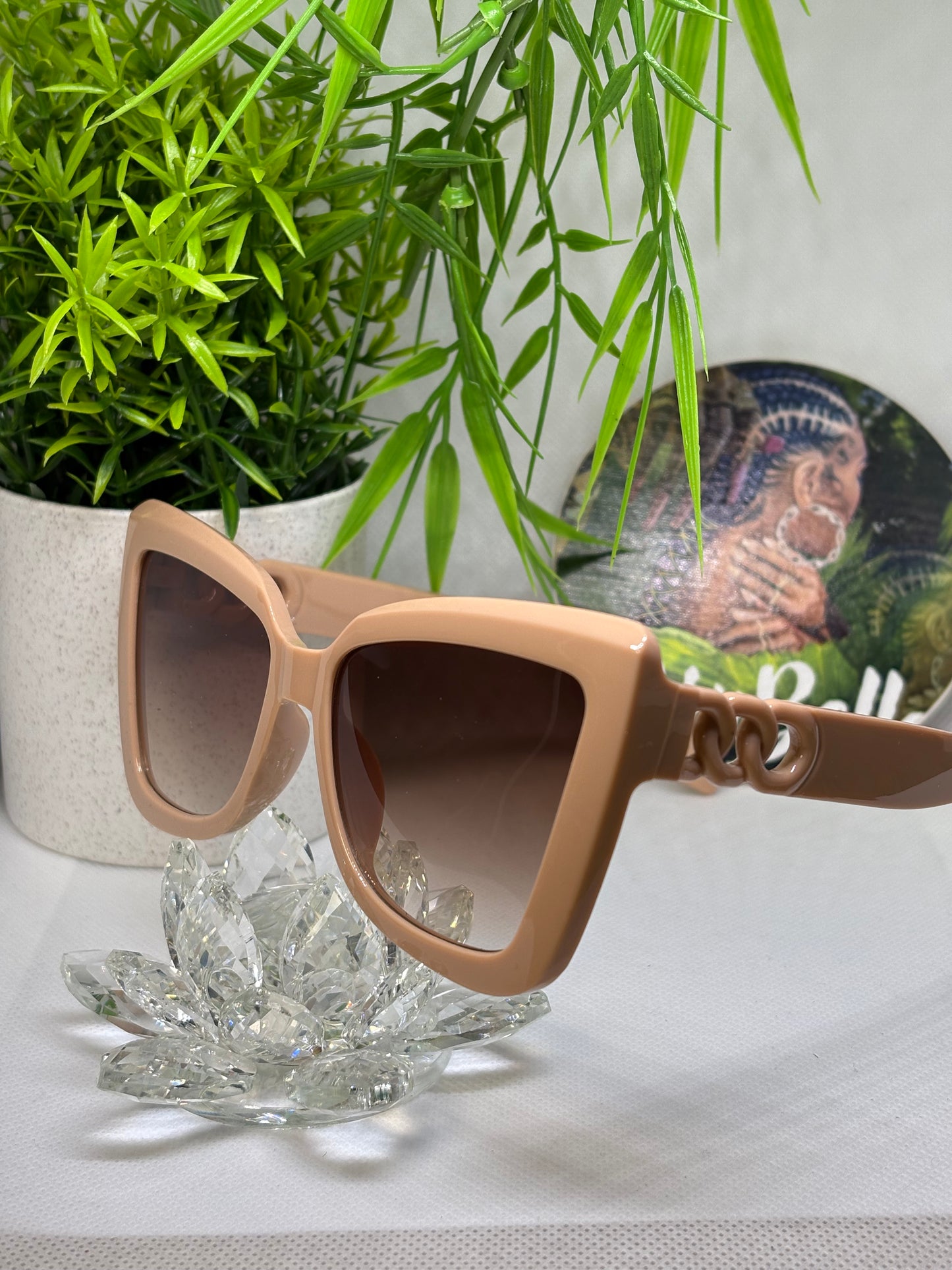 Lunette Sara Nude