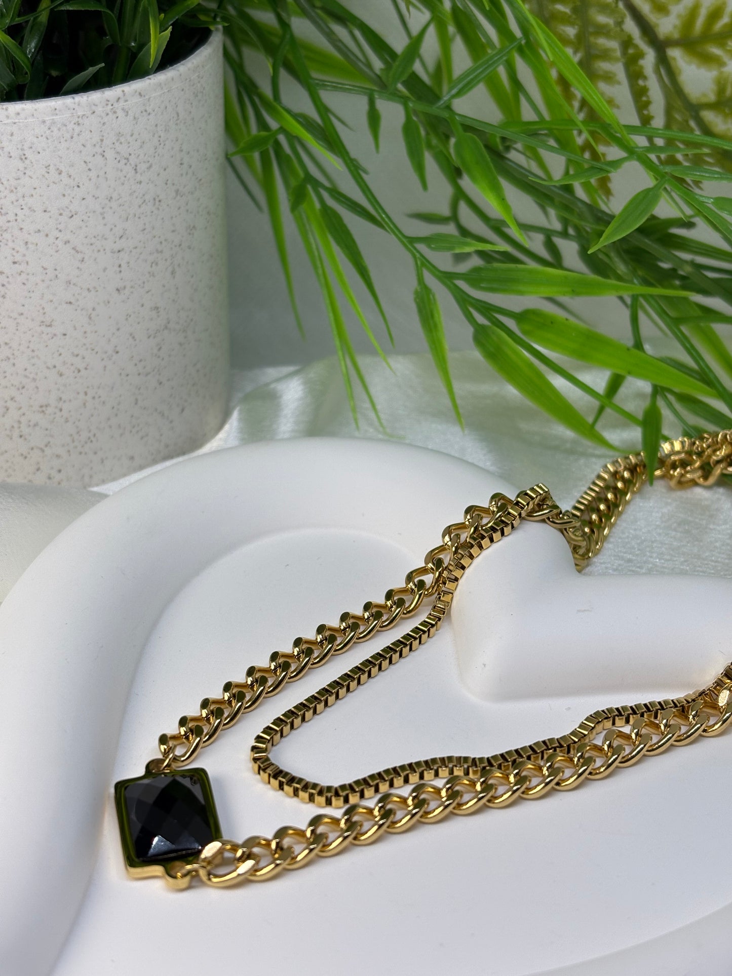 Collier Black Two