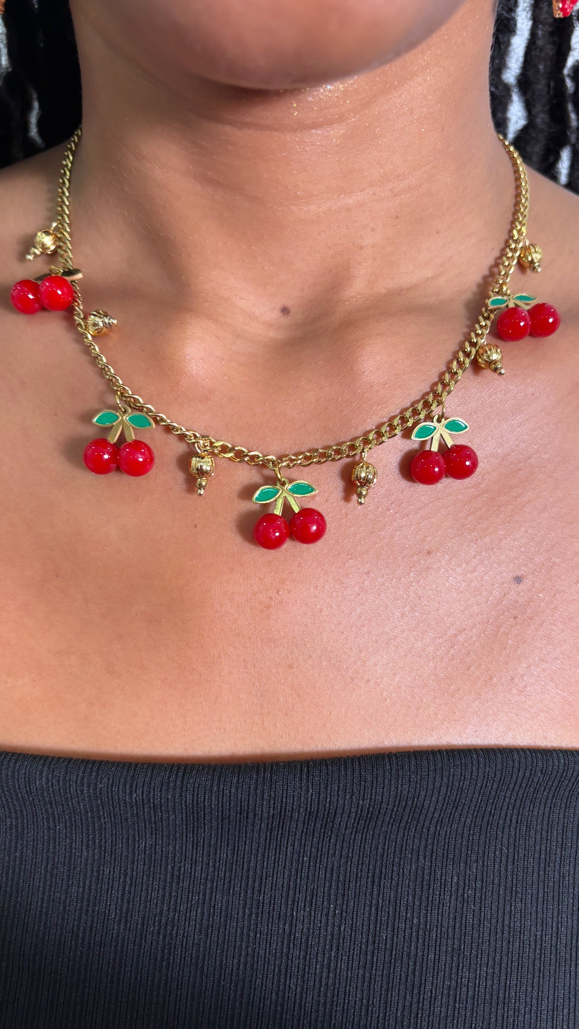 Collier Cherry