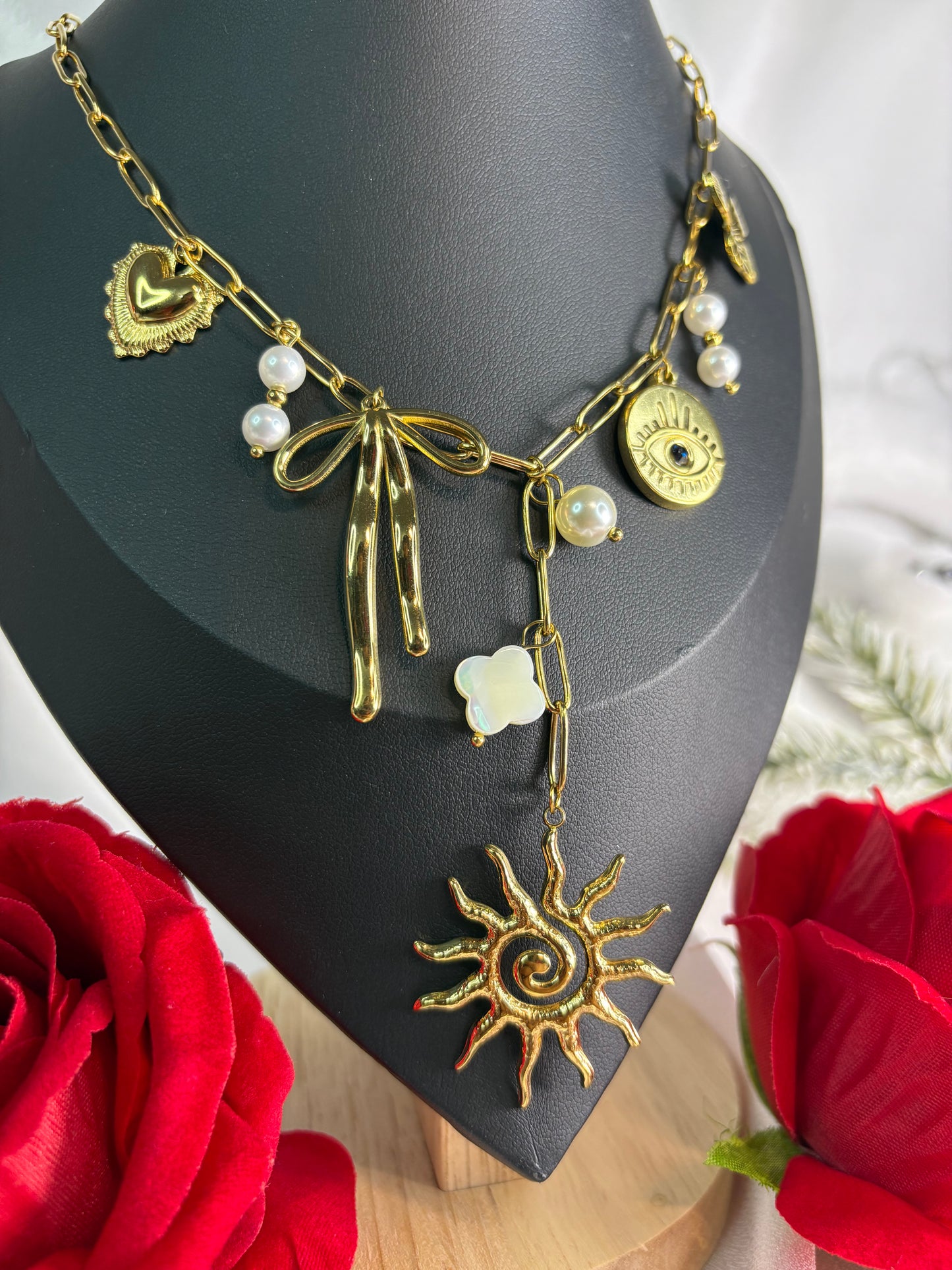 Collier white Sun